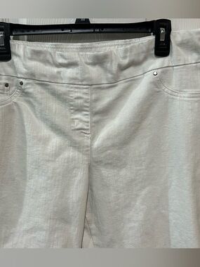 Ruby Rd. White Denim jeans. Pull on style . No rips, no stains, no pilling . 14